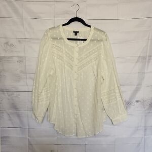 Women's White Button-Up Top